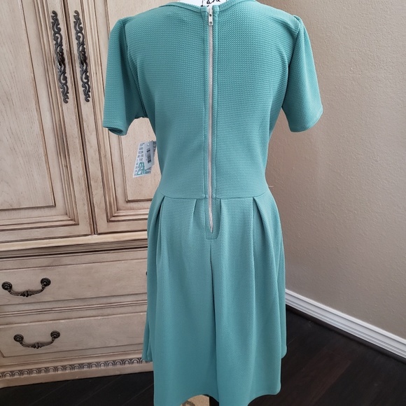 Dress - Picture 2 of 4